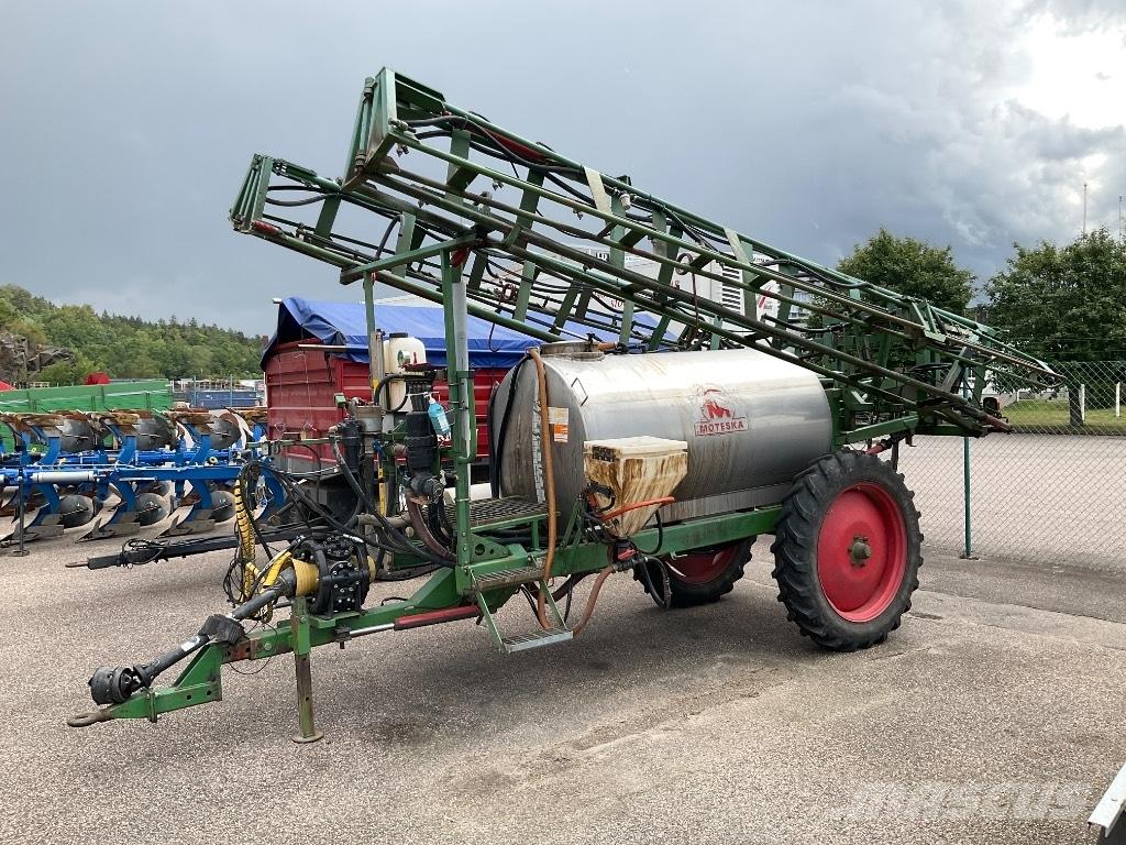 Moteska 2500 الرشاشات