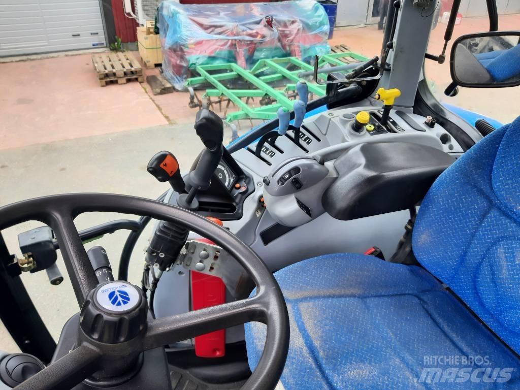 New Holland T6020 EC الجرارات