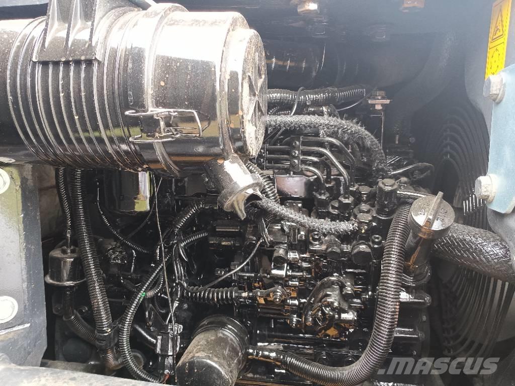 Komatsu PC 40 حفارات زحافة