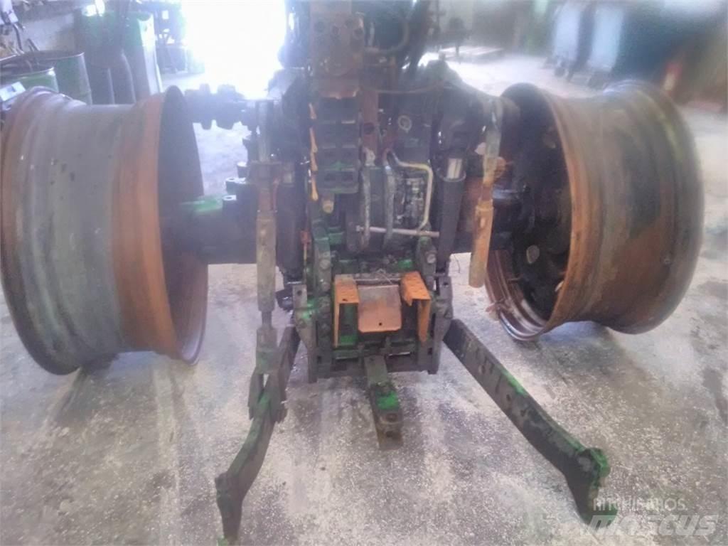 John Deere 7810 الجرارات