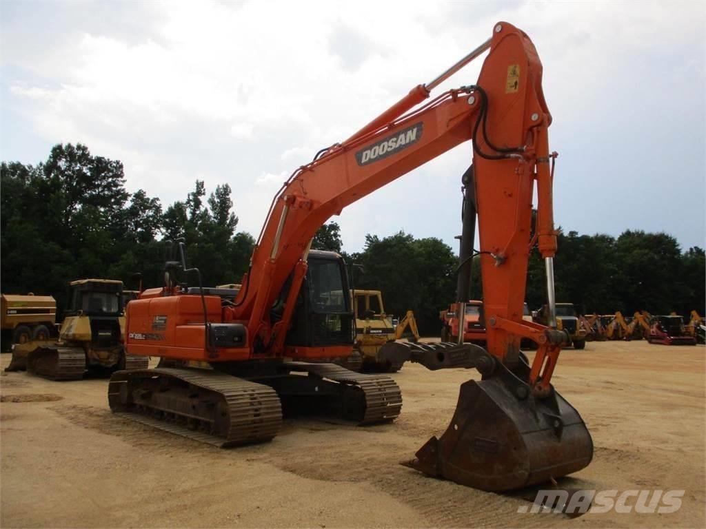 Doosan dx225 حفارات زحافة