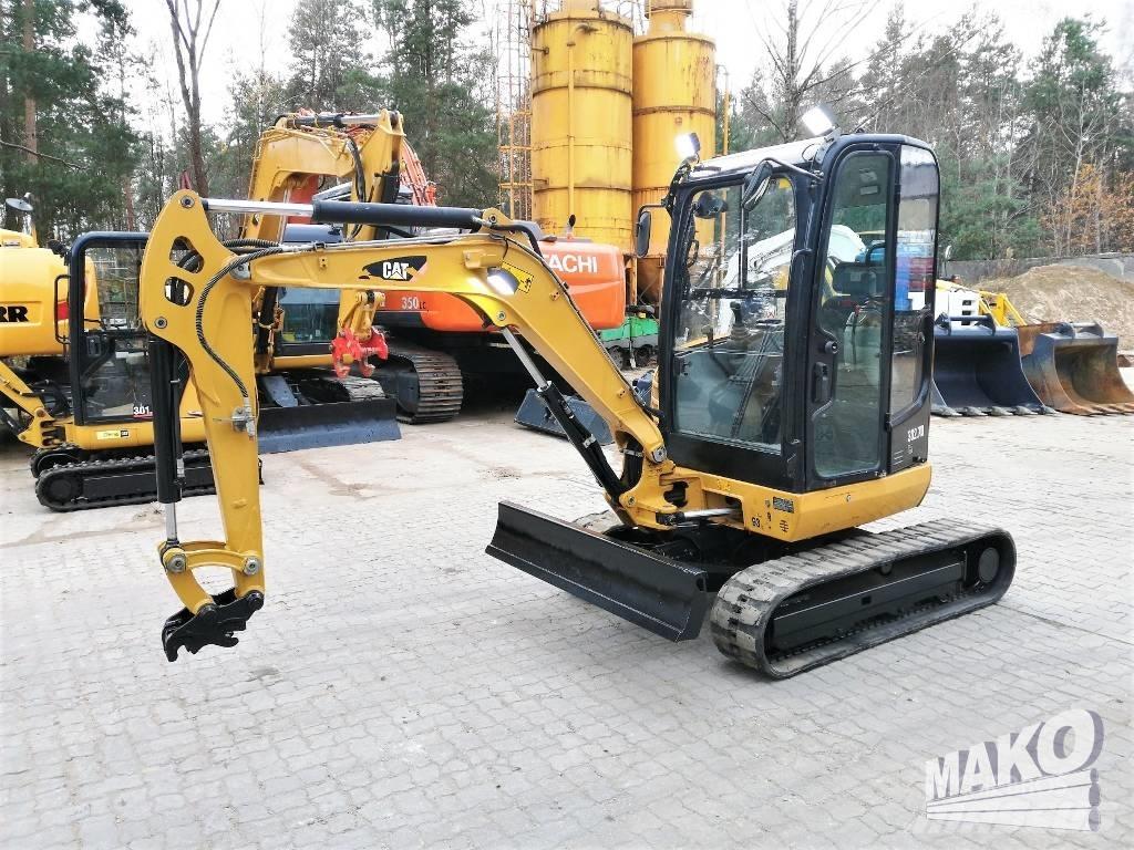 CAT 302.7 D CR حفارات صغيرة أقل من 7 طن (حفارات صغيرة)