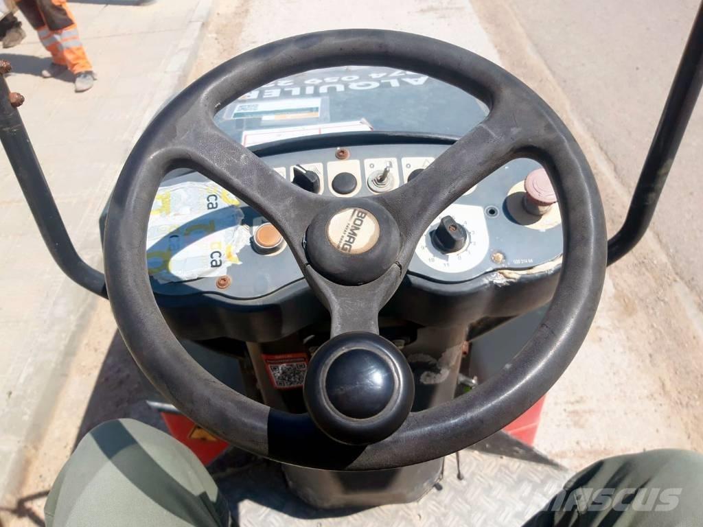 Bomag BW 120 AD-4 مداحل ثنائية الاسطوانة