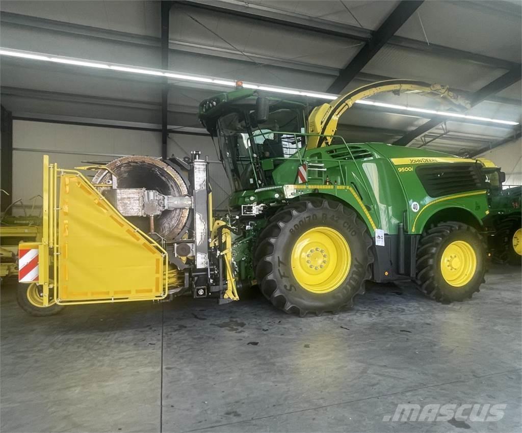 John Deere 9500 i علافات ذاتية الدفع