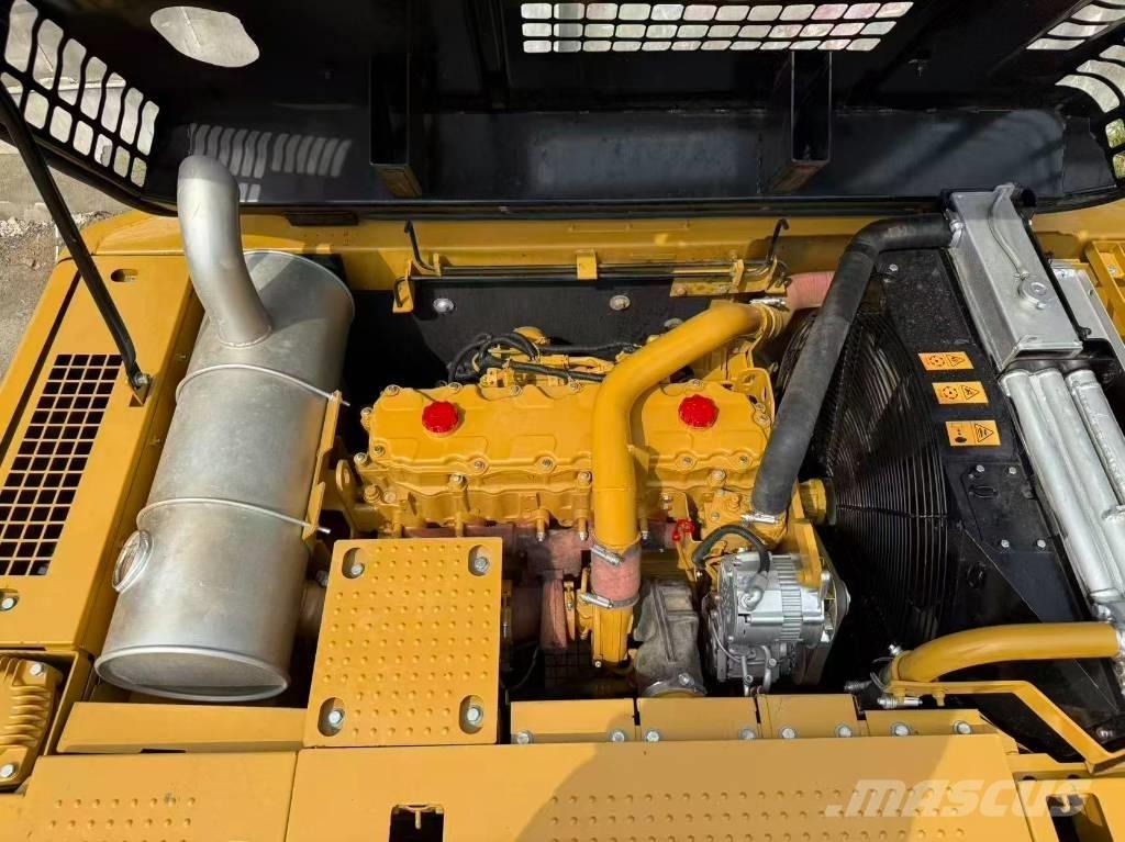 CAT 324 حفارات زحافة