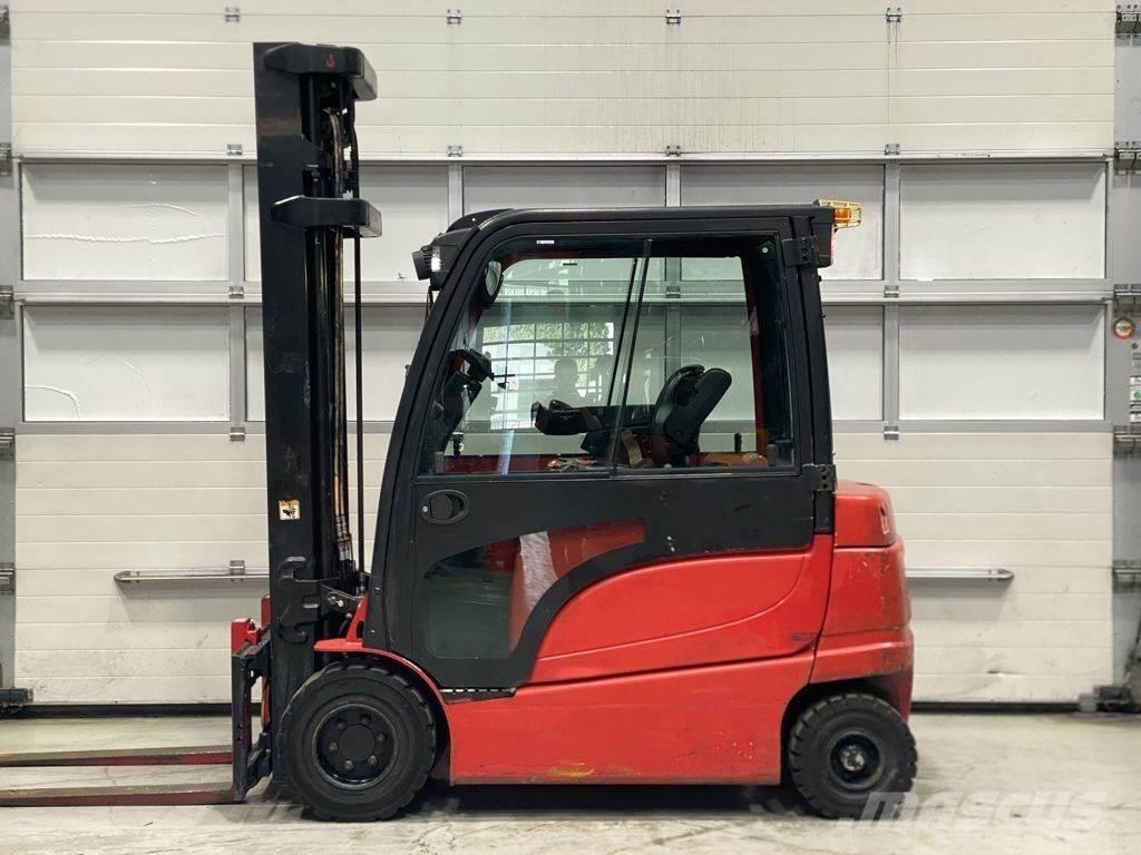 Hyster J3.0XN شاحنات ذات رافعات شوكية تعمل بالكهرباء