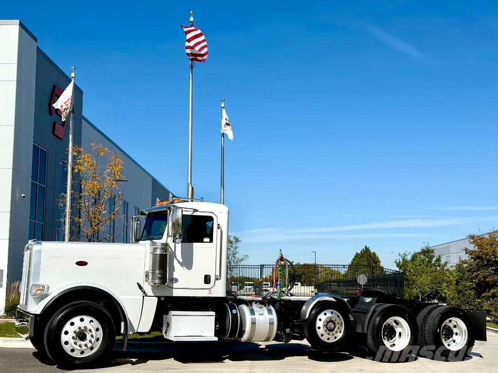 Peterbilt 389 PRIDE وحدات الجر