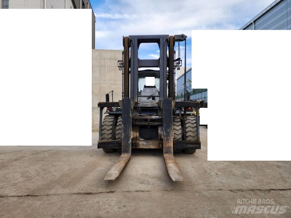 Kalmar DCE 330-12 شاحنات الديزل