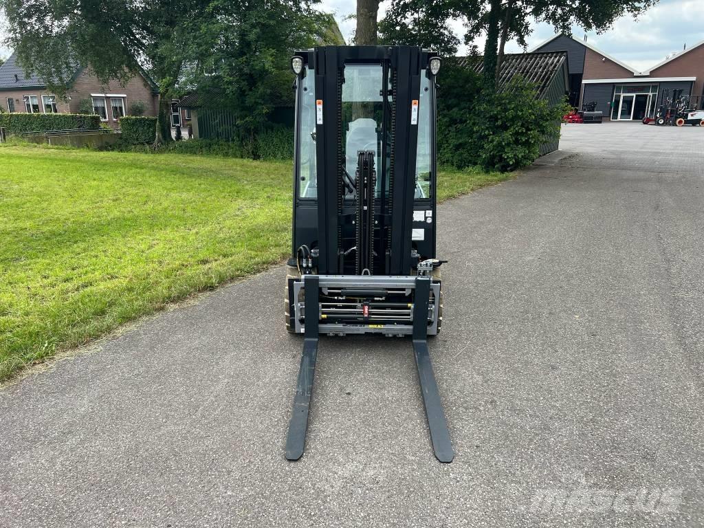 Bobcat B 25 X-7 Plus شاحنات ذات رافعات شوكية تعمل بالكهرباء