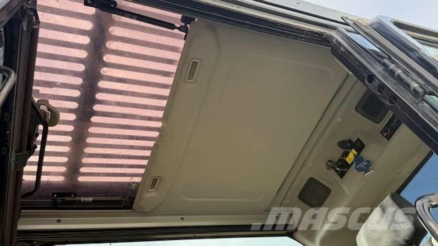 CAT 326F LN حفارات زحافة