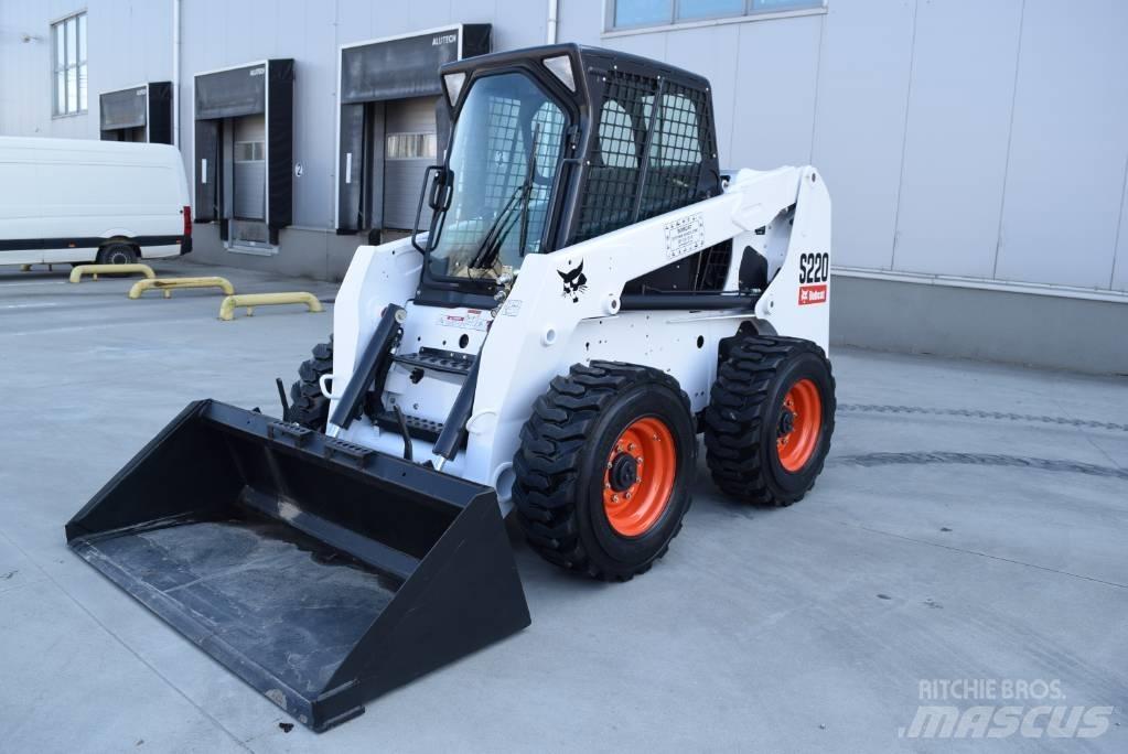 Bobcat S220 لوادر انزلاقية التوجيه