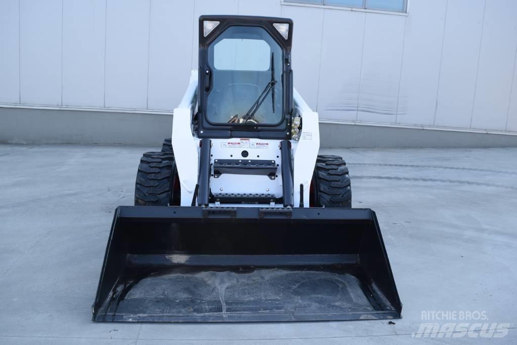 Bobcat S220 لوادر انزلاقية التوجيه