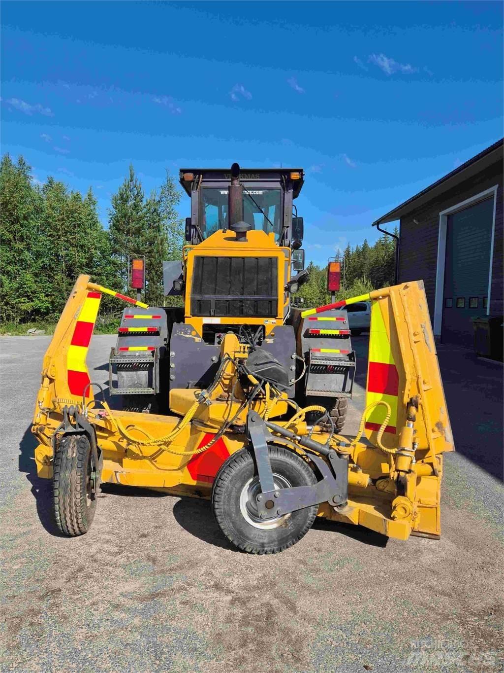 Veekmas RG 286 6WD معدات تمهيد الطرق