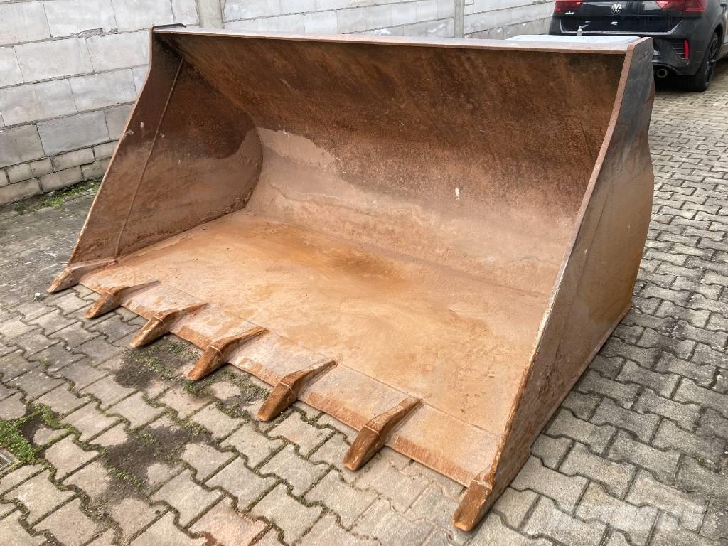 Volvo L60 / L70/ L90 دلاء