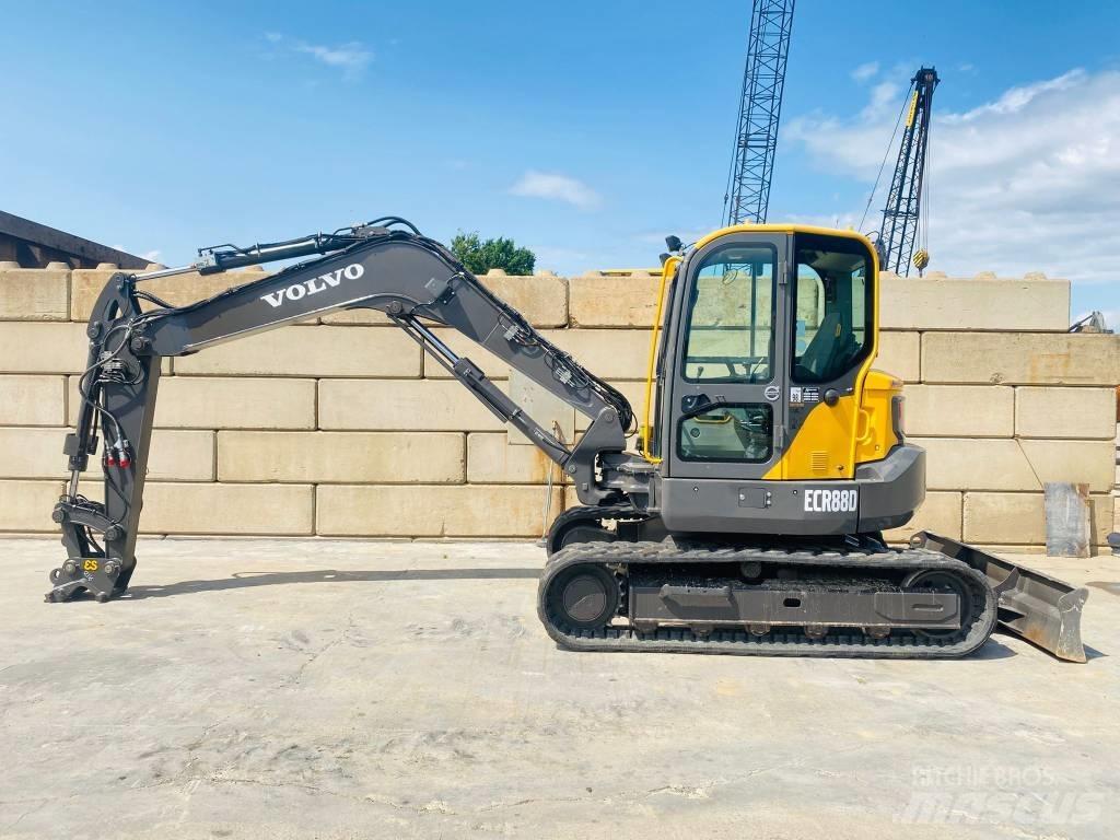 Volvo ECR 88 D حفارات وسط 7 طن - 12 طن