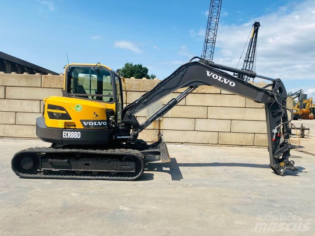 Volvo ECR 88 D حفارات وسط 7 طن - 12 طن