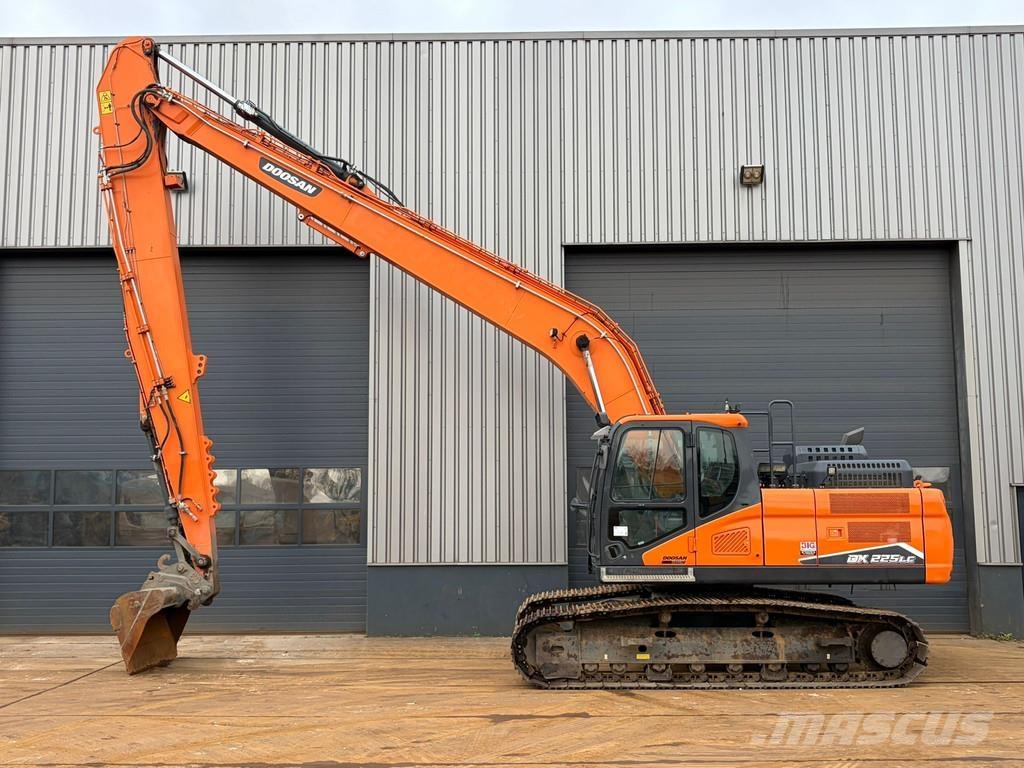 Doosan DX225LC-7 حفارات زحافة