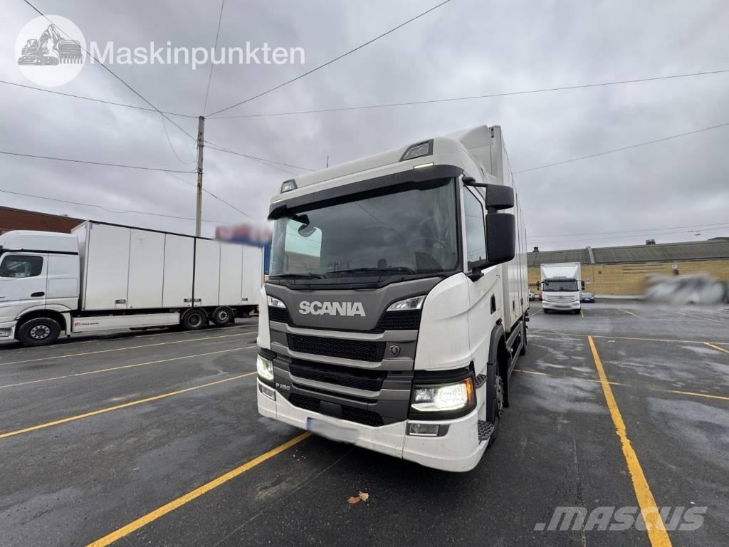 Scania P 250 شاحنات ذات هيكل صندوقي
