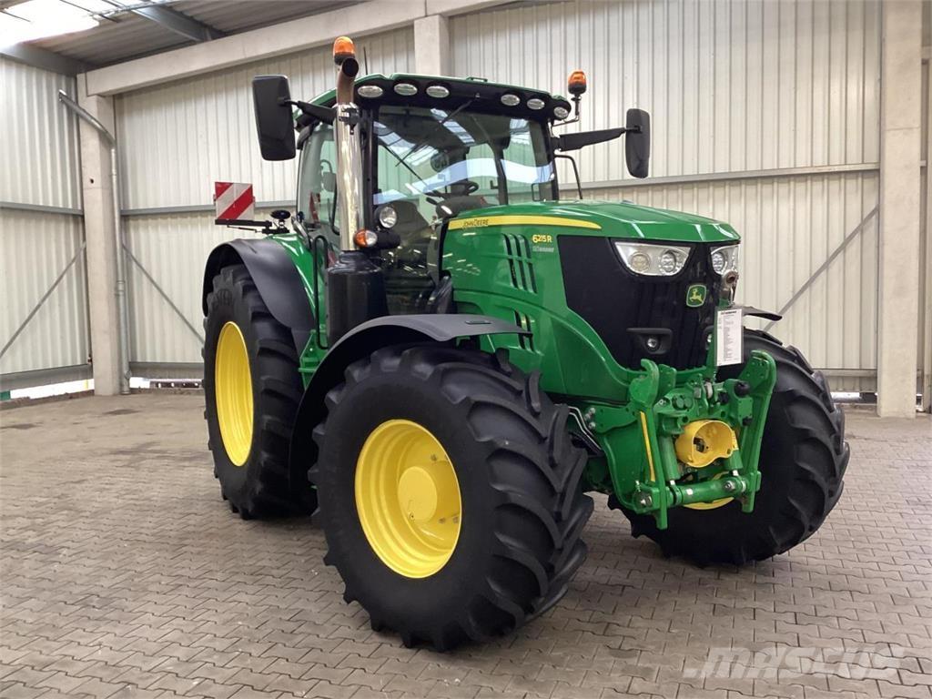 John Deere 6215R الجرارات