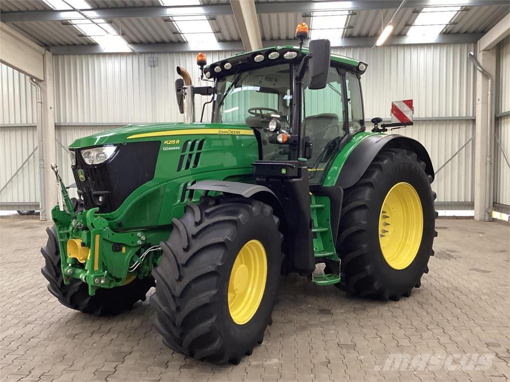 John Deere 6215R الجرارات