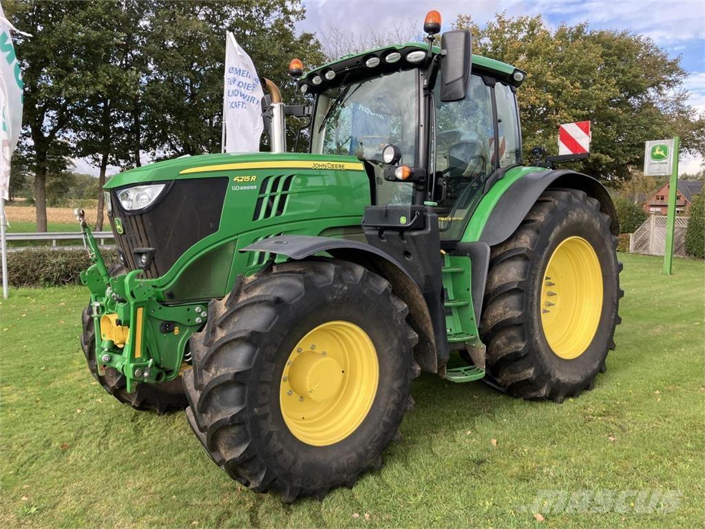 John Deere 6215R الجرارات