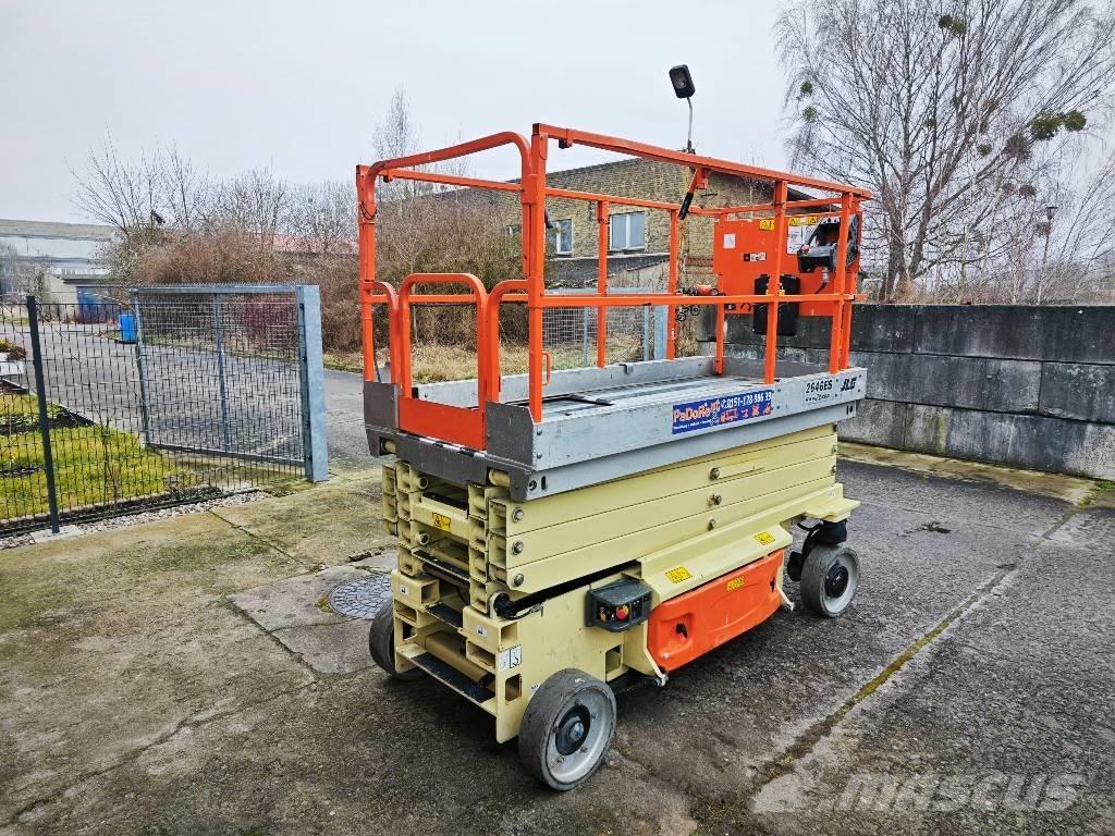 JLG 2646 ES رافعات مقصية الشكل