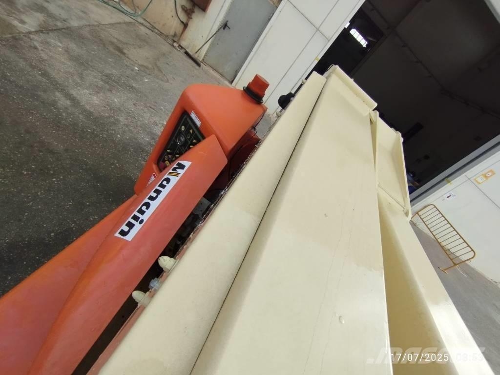 JLG E 400 AJPN رافعات سلة مفصلية