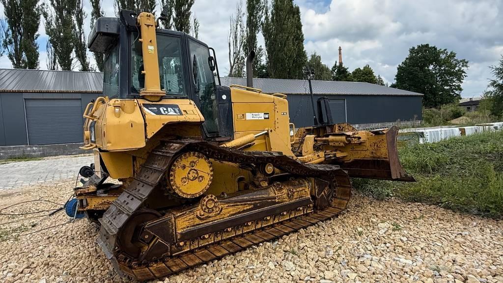 CAT D 6 N LGP بلدوزرات مجنزرة