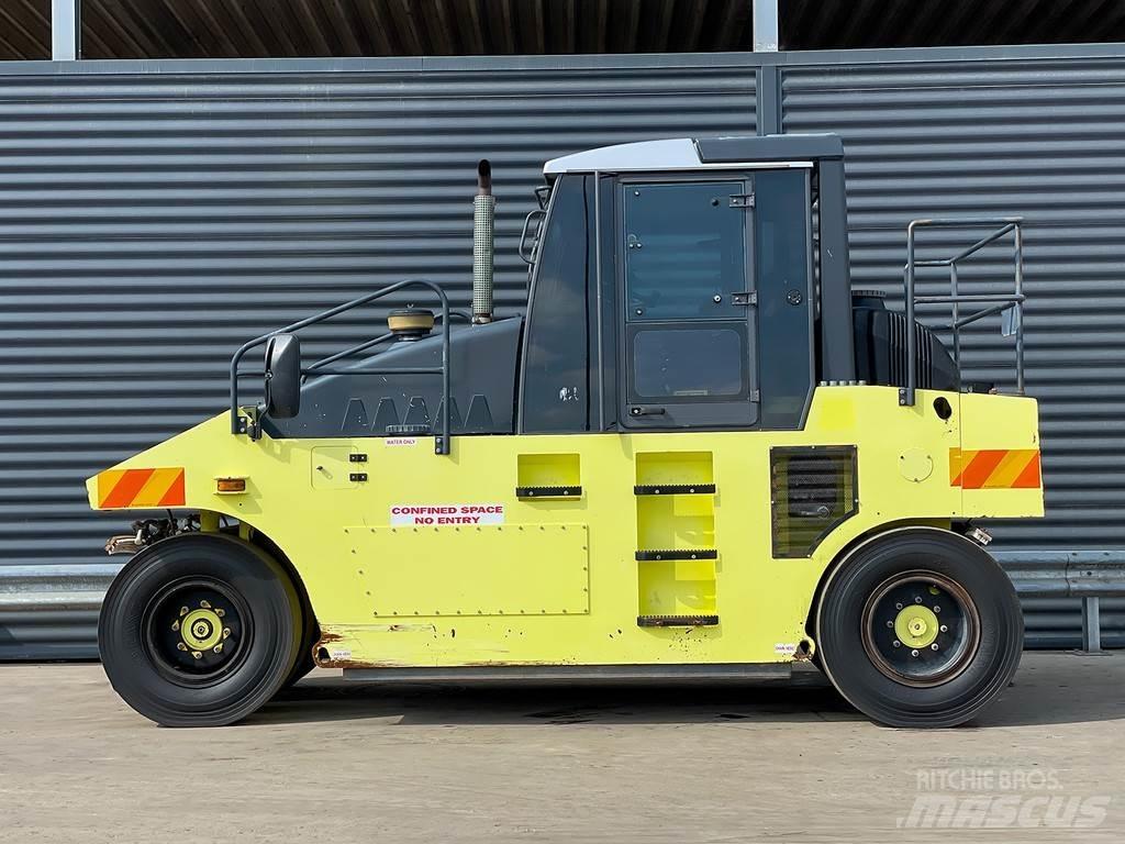Ammann AP 240 مداحل ذات إطارات هوائية