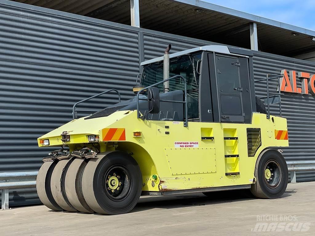 Ammann AP 240 مداحل ذات إطارات هوائية