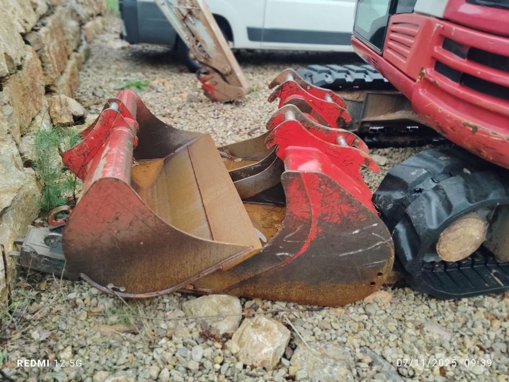 Takeuchi TB 290-2 حفارات زحافة