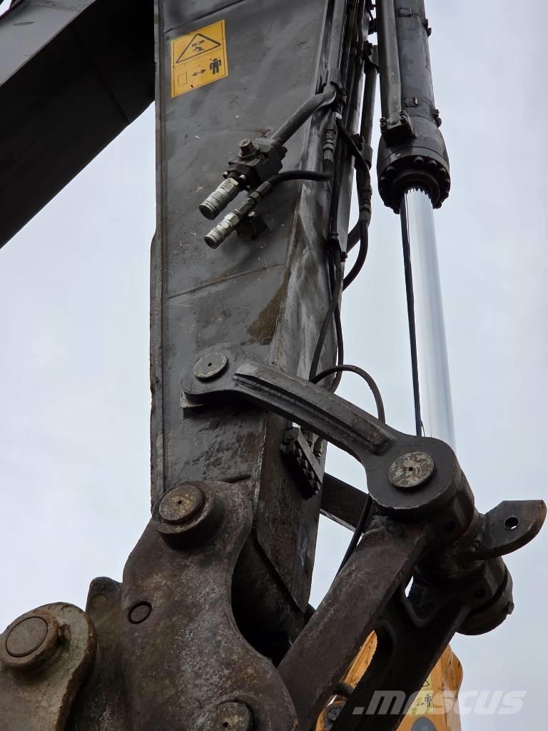 Volvo EC220EL حفارات زحافة