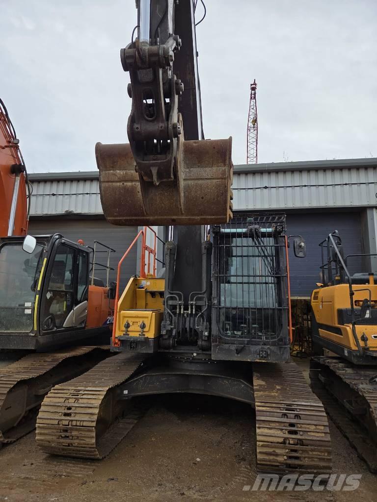 Volvo EC220EL حفارات زحافة