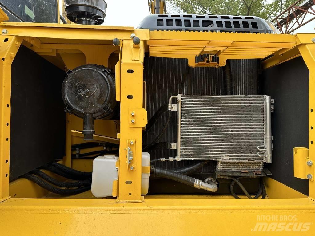 Komatsu PC 200-8 حفارات زحافة