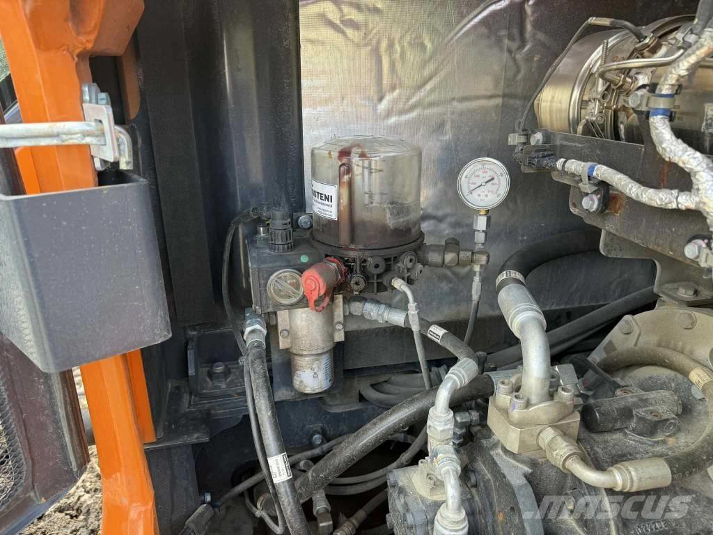 Develon DX 85 R-7 حفارات وسط 7 طن - 12 طن