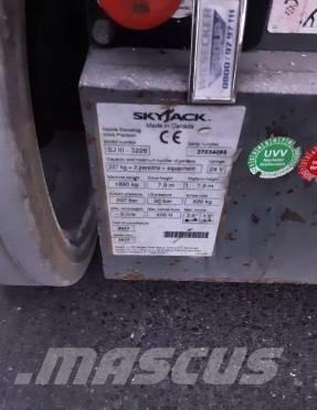 SkyJack SJ III 3226 رافعات مقصية الشكل