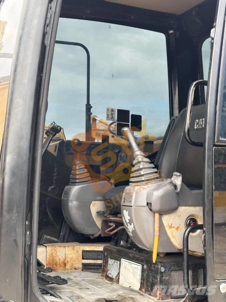 CAT 313 C حفارات زحافة