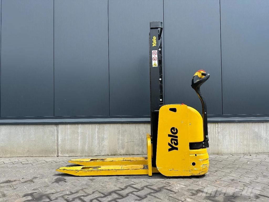 Yale MS 10E-2860 معدات التكديس الجوالة