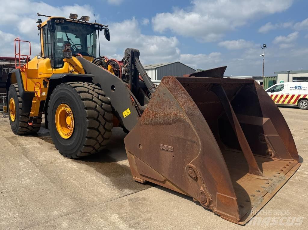Volvo L 220 H لوادر بعجل