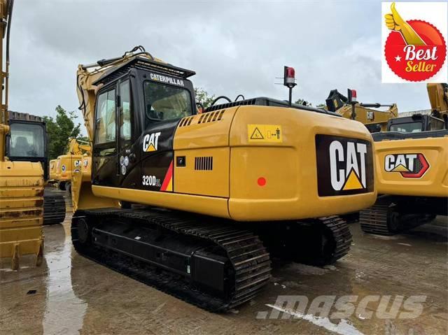 CAT 320 D2 L حفارات زحافة