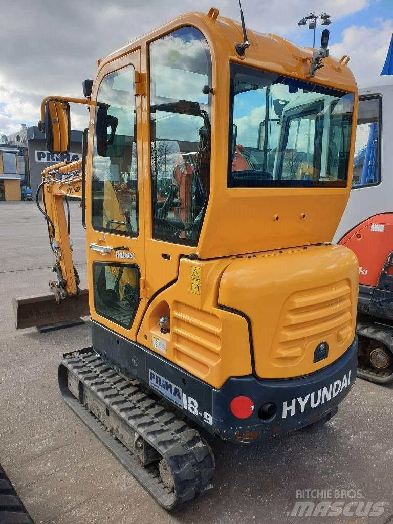 Hyundai R18-9 حفارات صغيرة أقل من 7 طن (حفارات صغيرة)