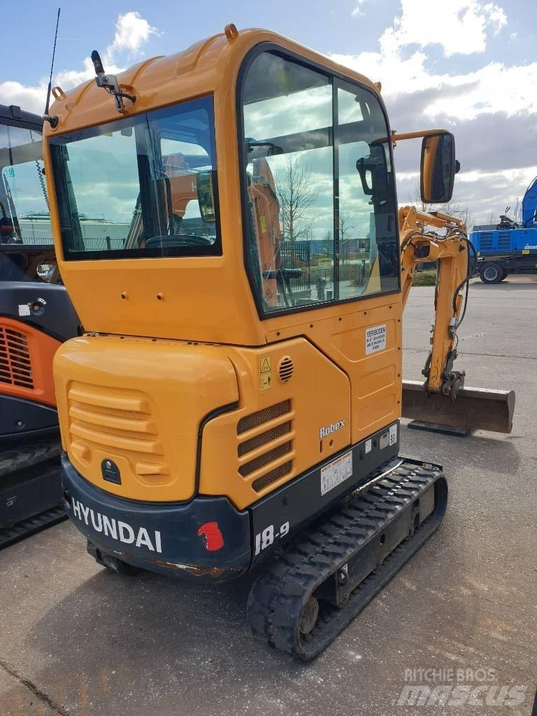 Hyundai R18-9 حفارات صغيرة أقل من 7 طن (حفارات صغيرة)