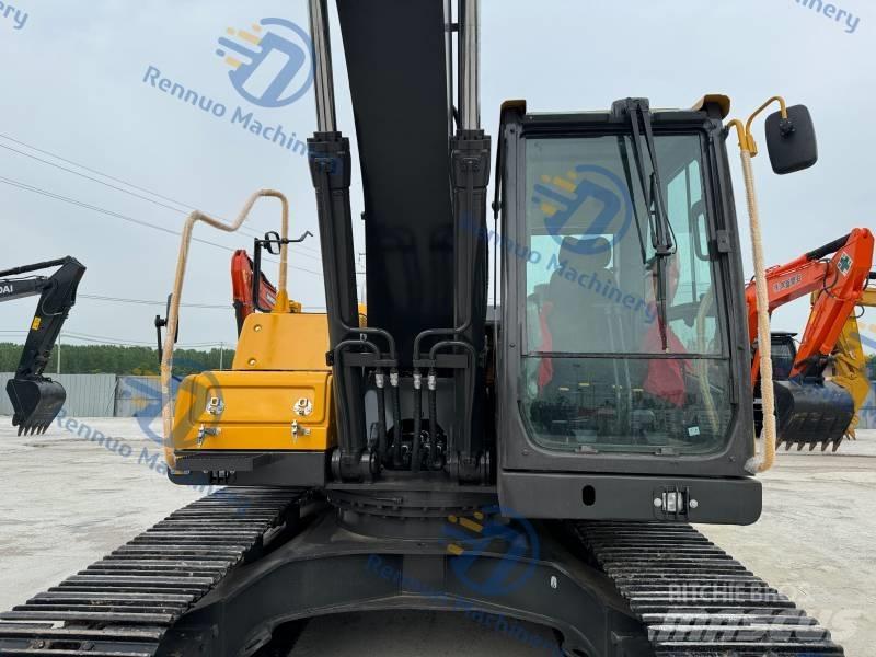 Volvo EC 220 D حفارات زحافة