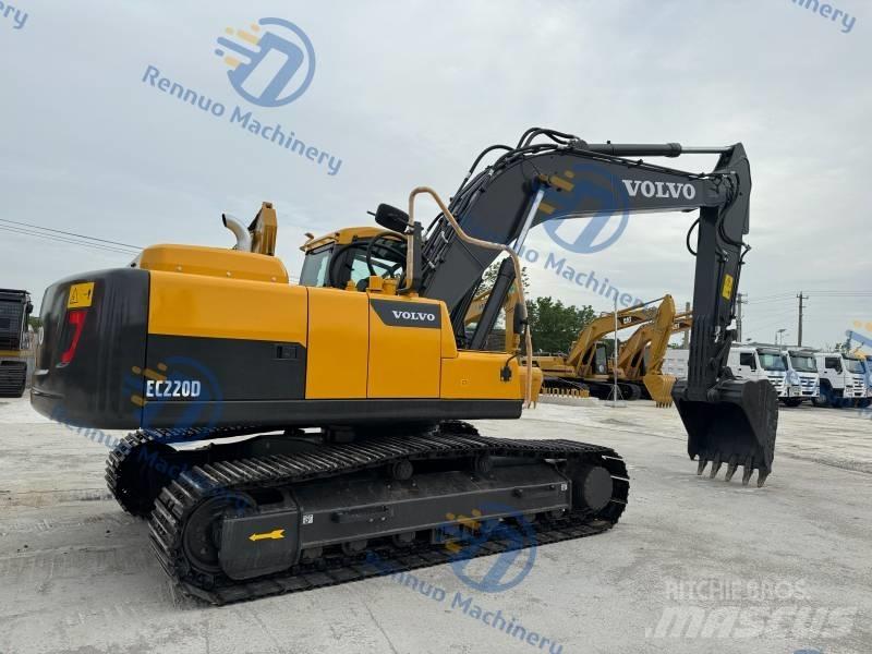 Volvo EC 220 D حفارات زحافة