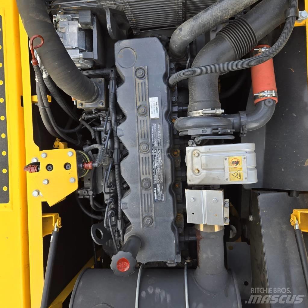 Komatsu PC 200-8 حفارات زحافة