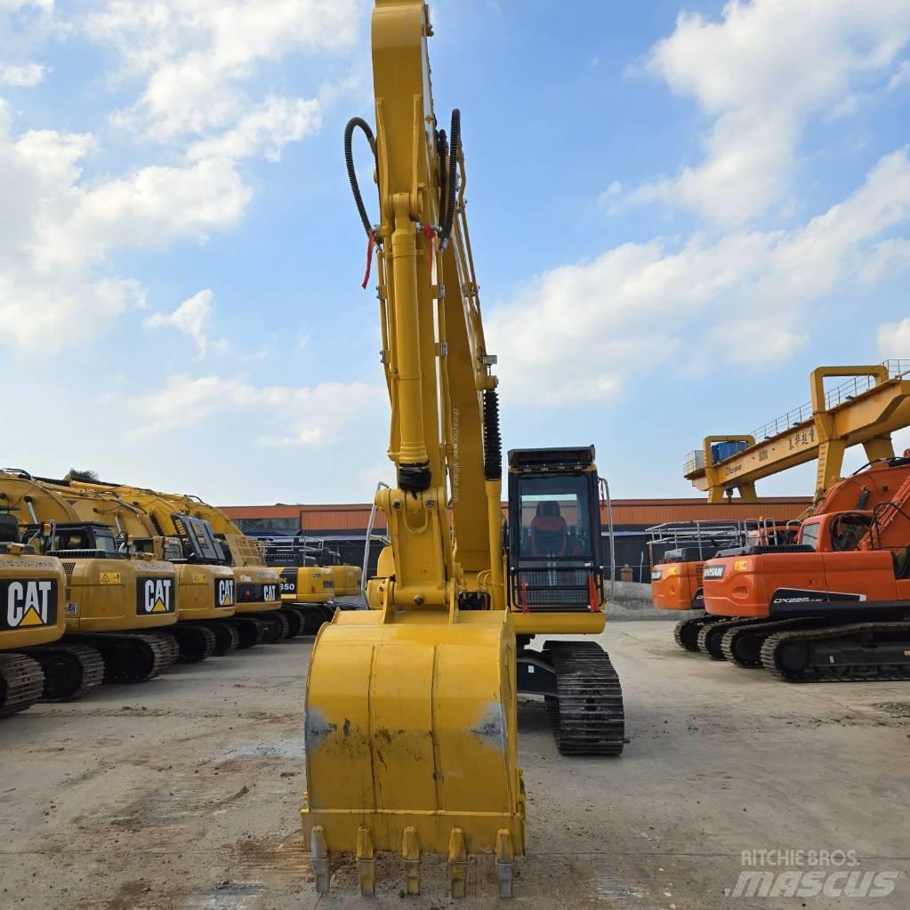 Komatsu PC 200-8 حفارات زحافة