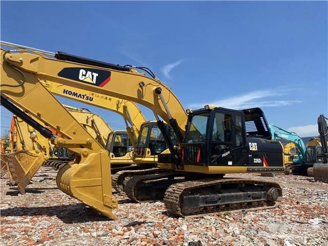 CAT 326D2 حفارات زحافة