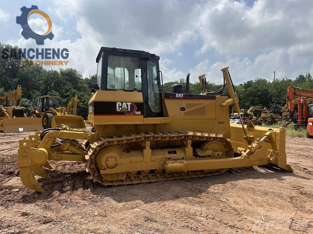 CAT D 6 G بلدوزرات مجنزرة