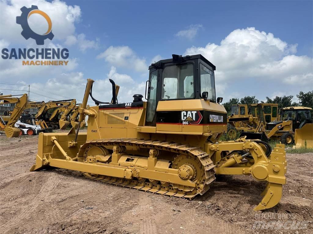 CAT D 6 G بلدوزرات مجنزرة