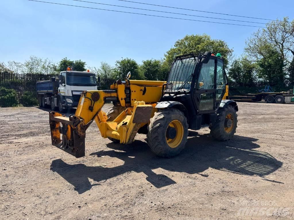 JCB 535-125 مناولات متداخلة